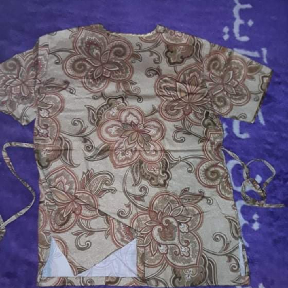 Gold Paisley Scrub Top Small